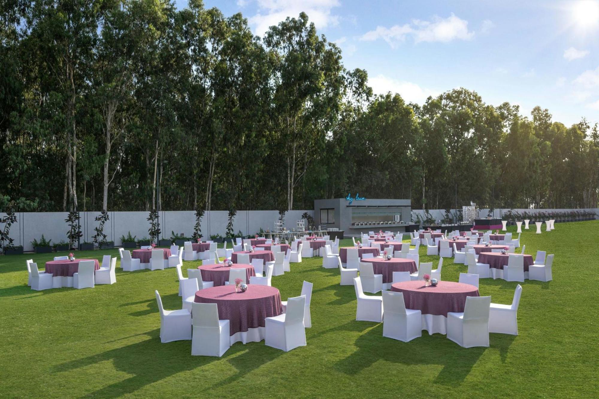 Hotel Moxy Bengaluru Airport Prestige Tech Cloud Devanahalli Zewnętrze zdjęcie