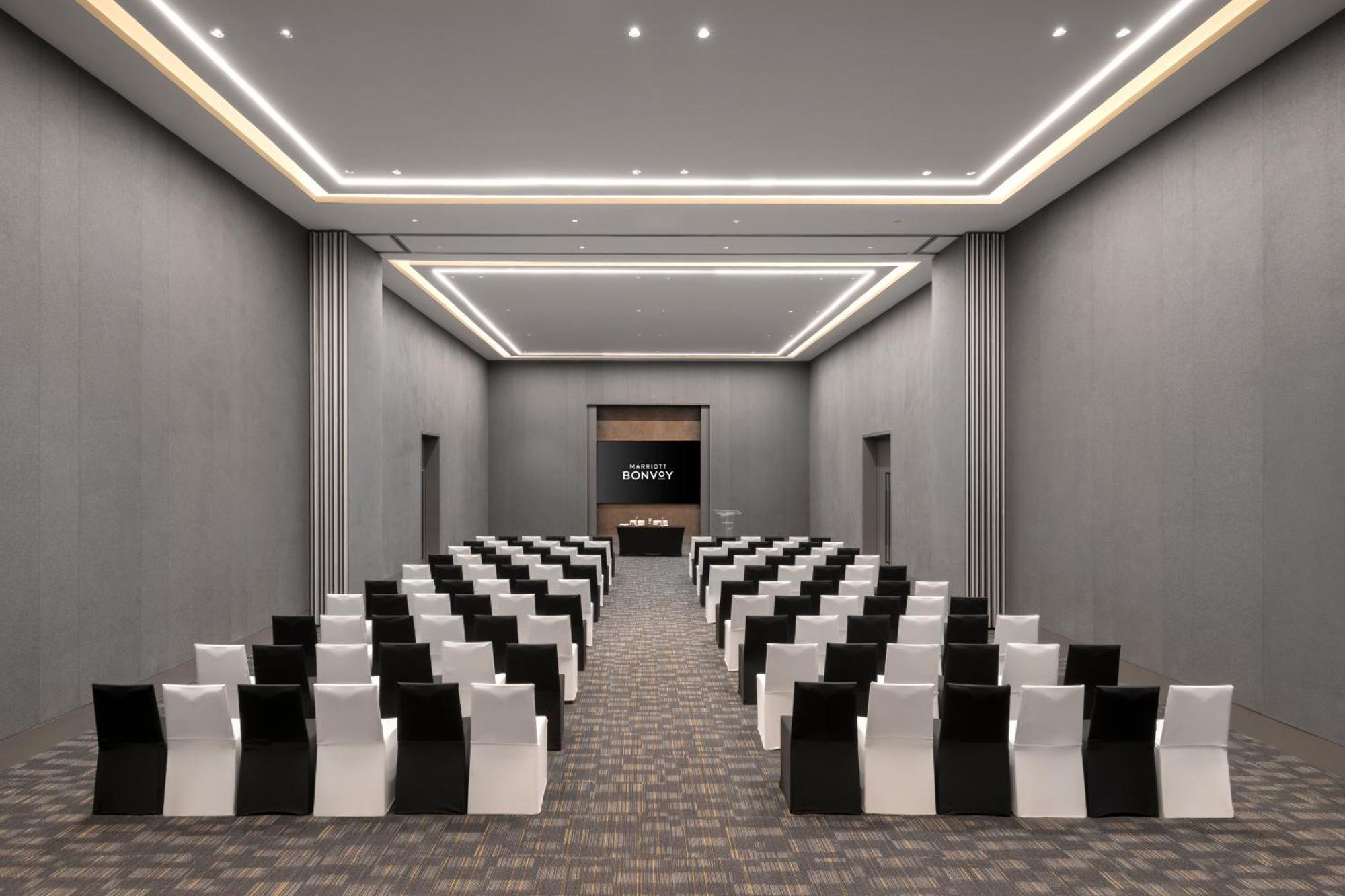 Hotel Moxy Bengaluru Airport Prestige Tech Cloud Devanahalli Zewnętrze zdjęcie