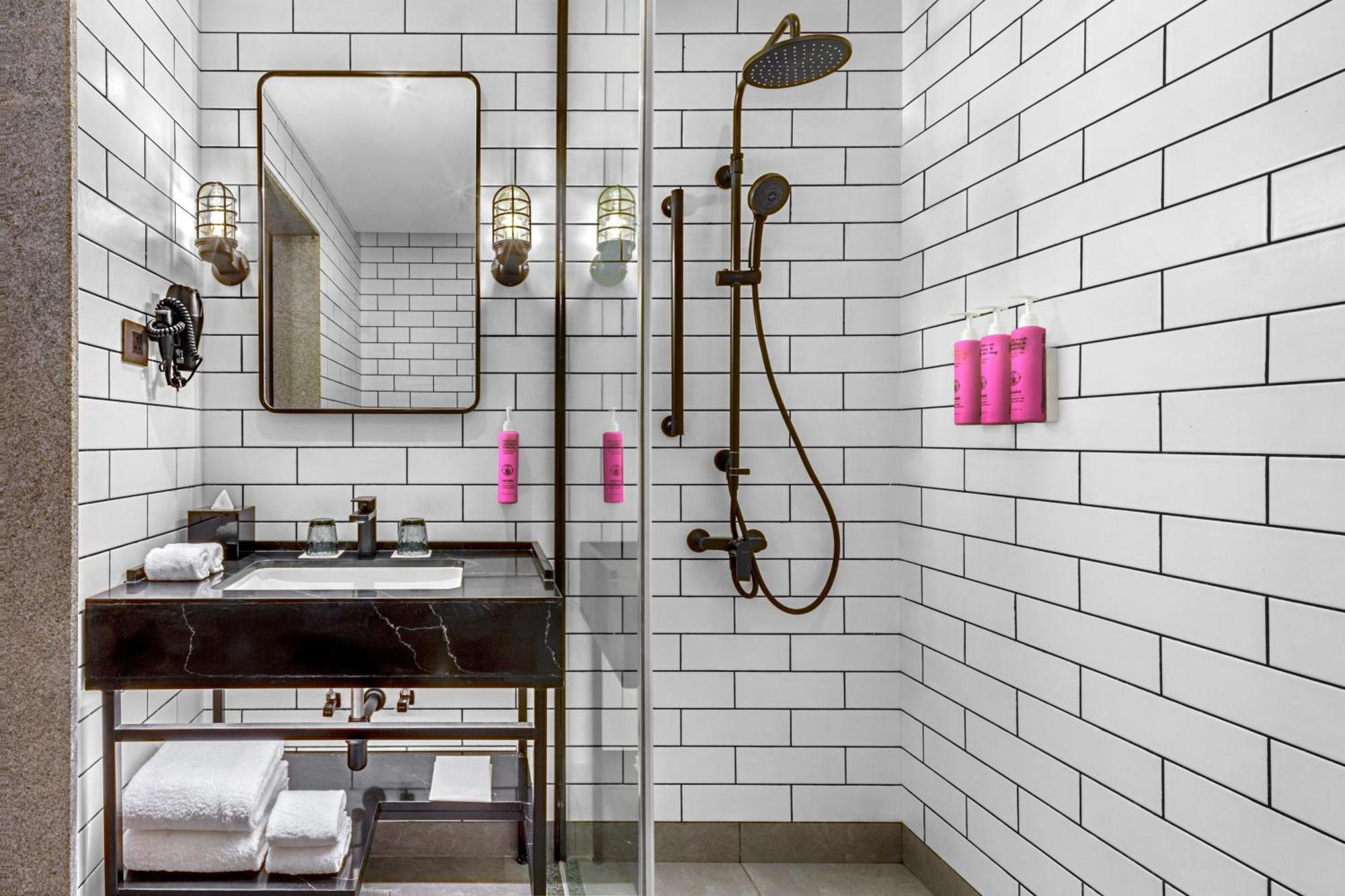 Hotel Moxy Bengaluru Airport Prestige Tech Cloud Devanahalli Zewnętrze zdjęcie